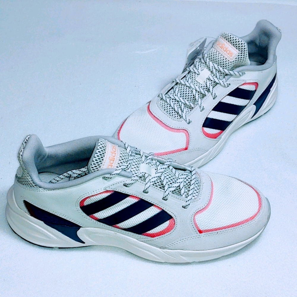 Adidas Women's 90s Valasion (EE9907) Sz 11